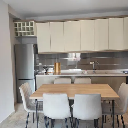 Daire Kledia's Modern *