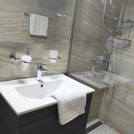 Kledia's Modern * Tiran