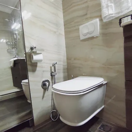 Daire Kledia's Modern *