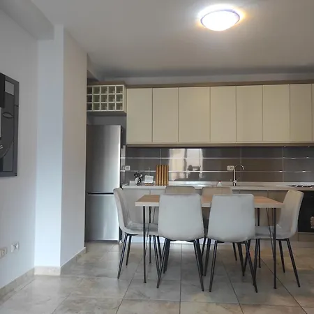 Kledia's Modern * Tiran