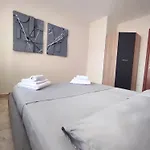 Kledia's Modern