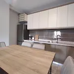 Kledia's Modern *