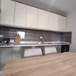 Kledia's Modern